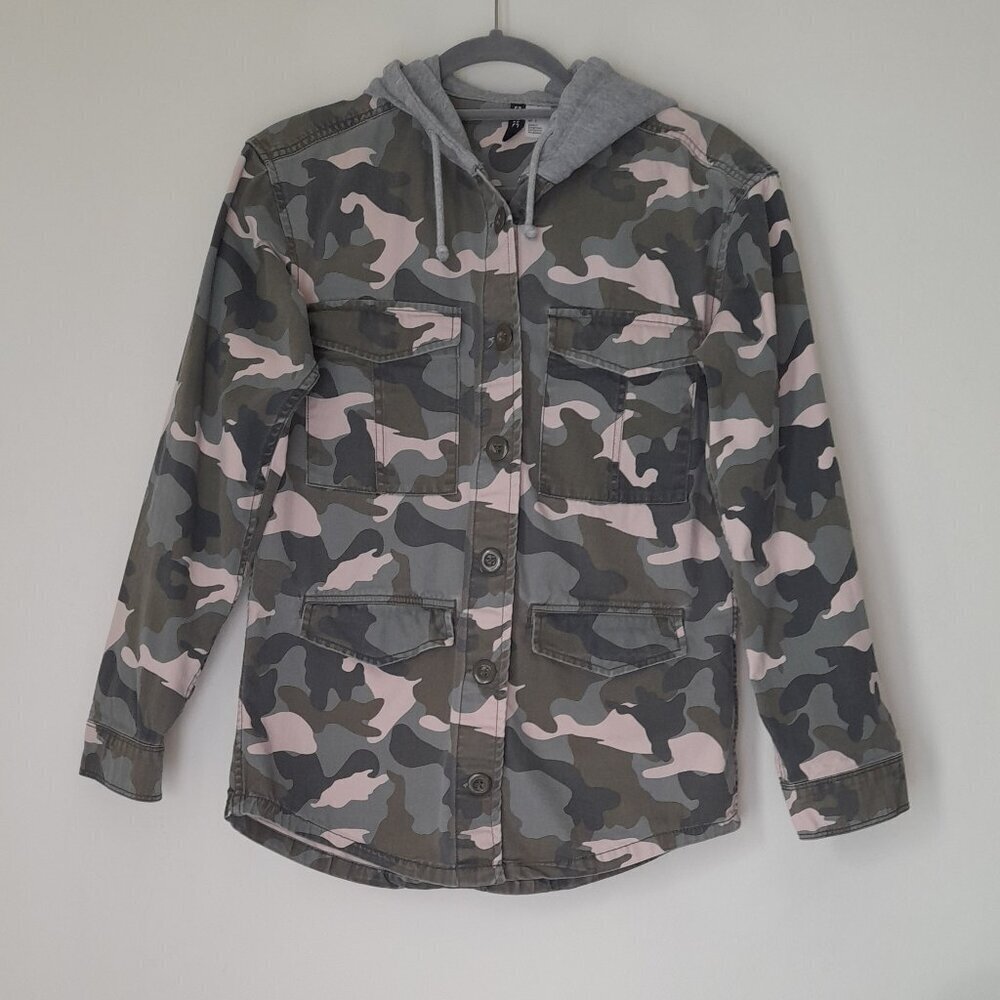 H&M Divided Size 2 Camo Hooded Long Sleeve with Pockets Women's Jacket